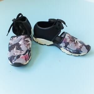 All Black Amazing Mesh Leather Lace Up Floral Cutout Sneakers EU 39 Womens Bow